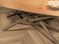 Metalen mikadopoot bruin eettafel