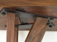 Onderkant houten wandtafel poten constructie