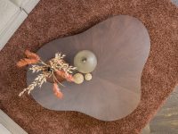 Organische tafel bruin hout