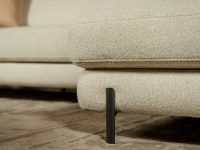 Ranke poten zwart metaal hoekbank beige