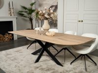 Ronde hoek en rechte hoek eettafel eiken licht