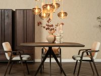 Taps toelopene poot onder ronde en rechthoek eettafel