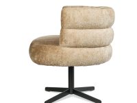 Zwart metaal onderstel stoel beige rondingen
