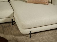 Zwarte ranke pootjes hoekbank stof beige