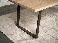 bruine metalen rechthoekige poten eetafel eikenhout